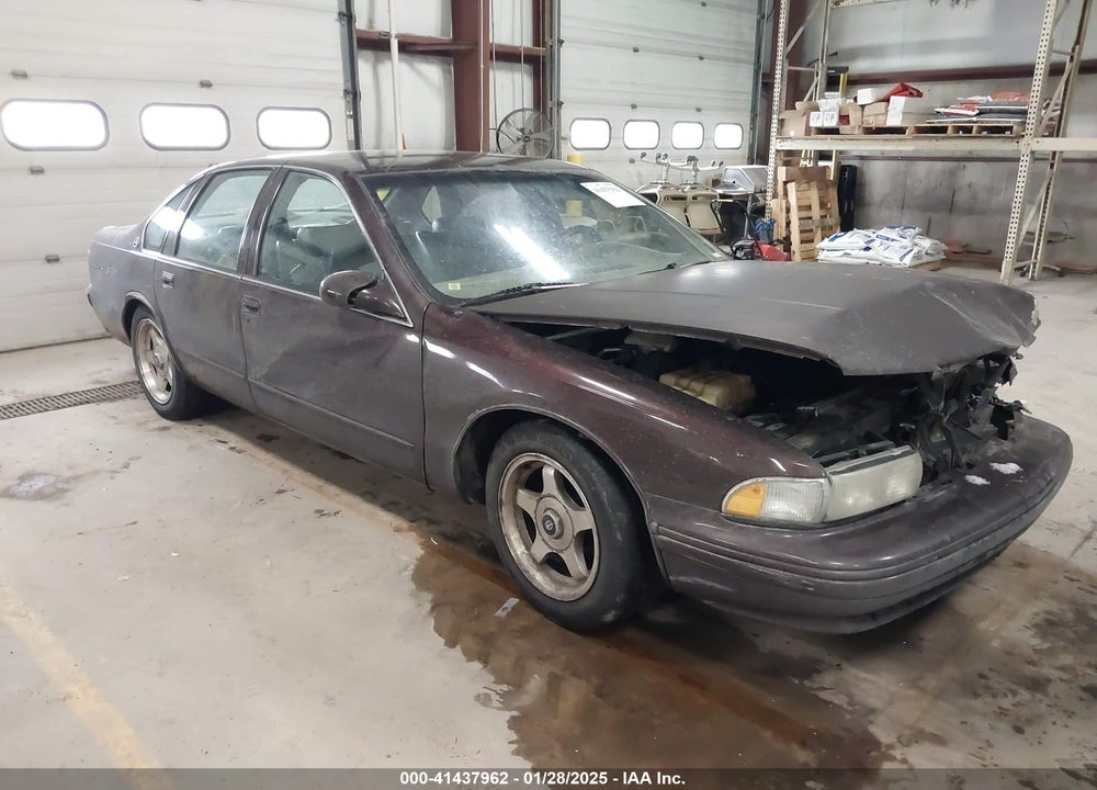 1996 CHEVROLET CAPRICE / IMPALA CLASSIC SS VIN: 1G1BL52PXTR177137