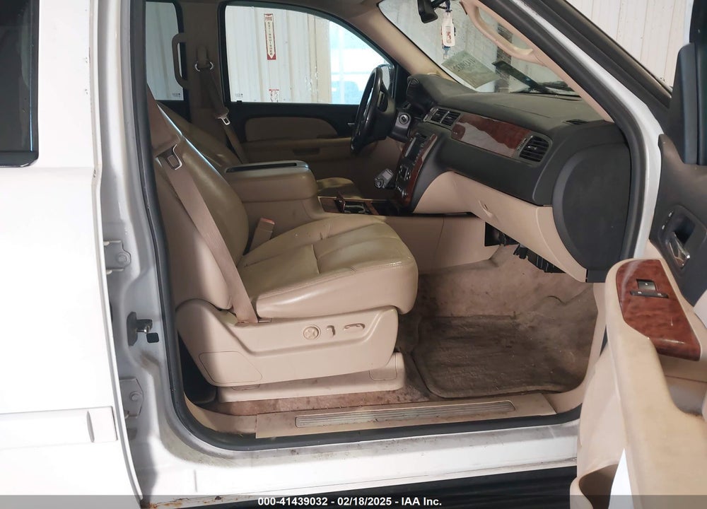 2007 CHEVROLET TAHOE VIN: 1GNFK13047J352127