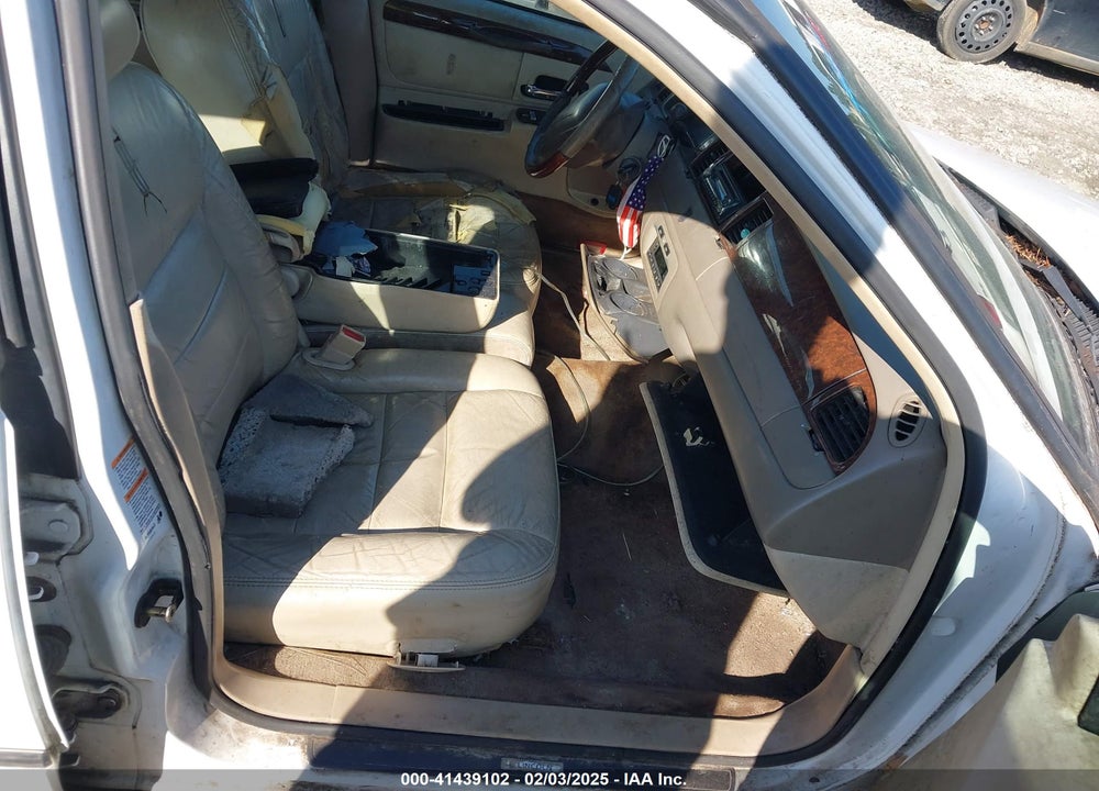 2002 LINCOLN TOWN CAR SIGNATURE VIN: 1LNHM82W02Y655024
