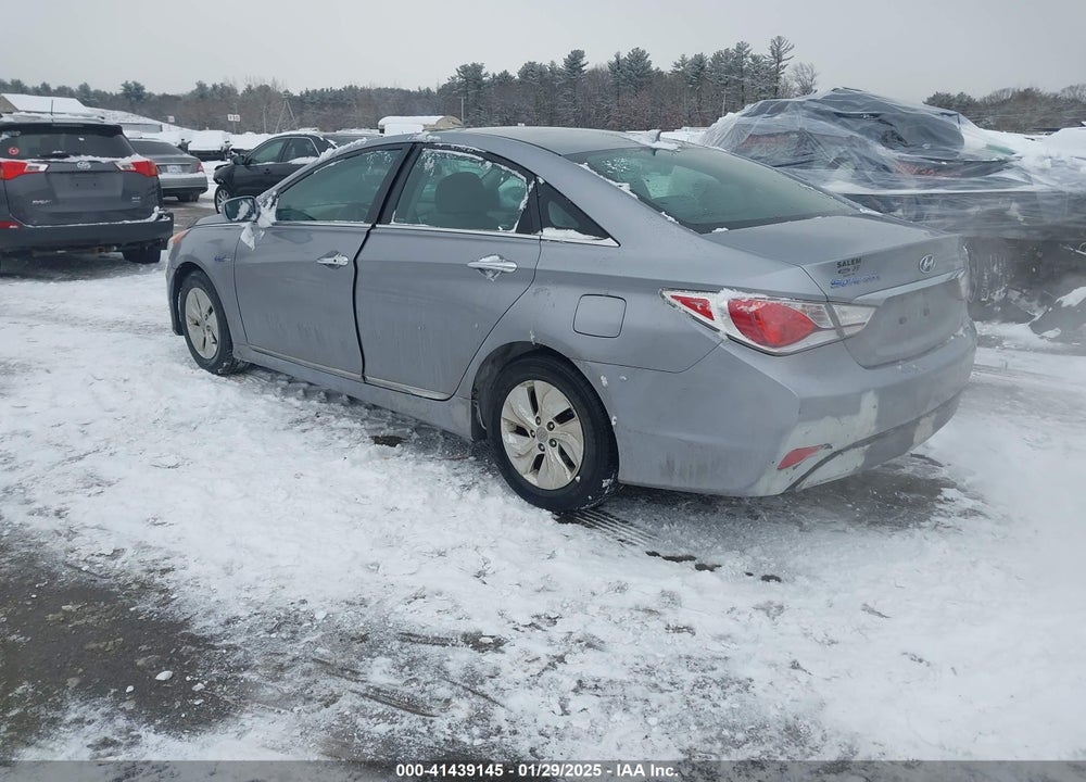 2015 HYUNDAI SONATA HYBRID VIN: KMHEC4A40FA131045