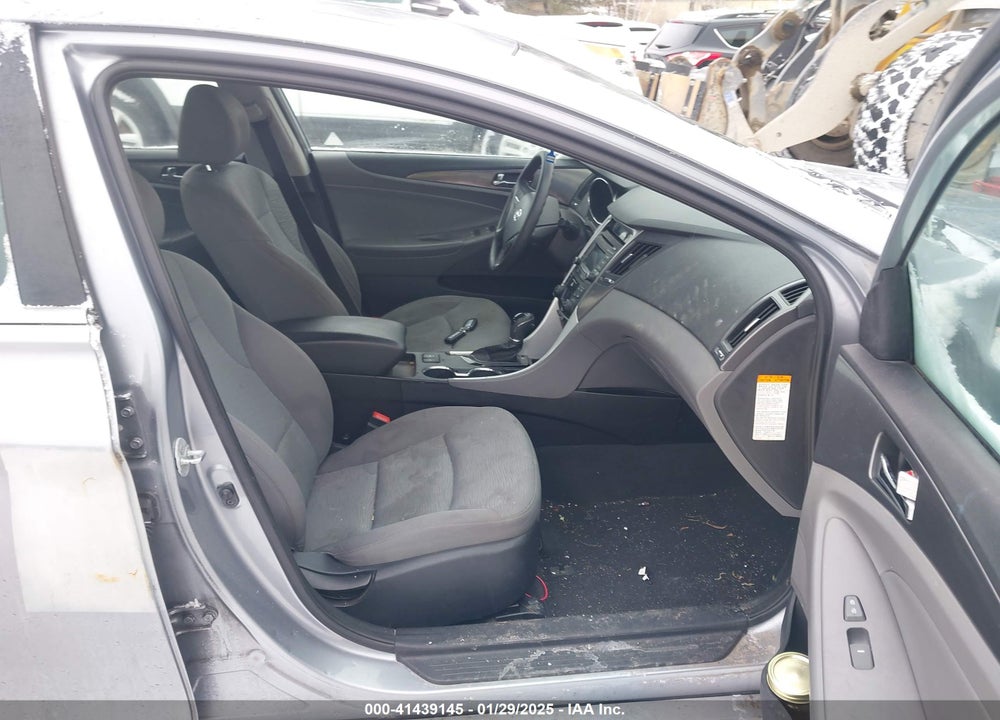 2015 HYUNDAI SONATA HYBRID VIN: KMHEC4A40FA131045