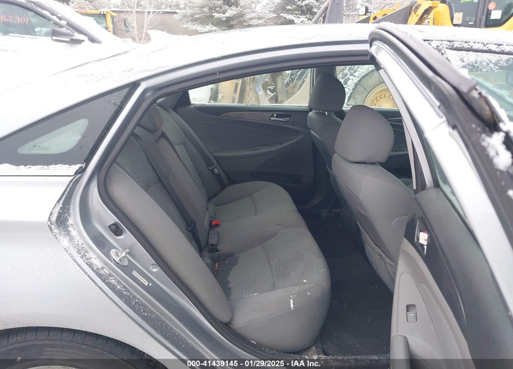 2015 HYUNDAI SONATA HYBRID VIN: KMHEC4A40FA131045