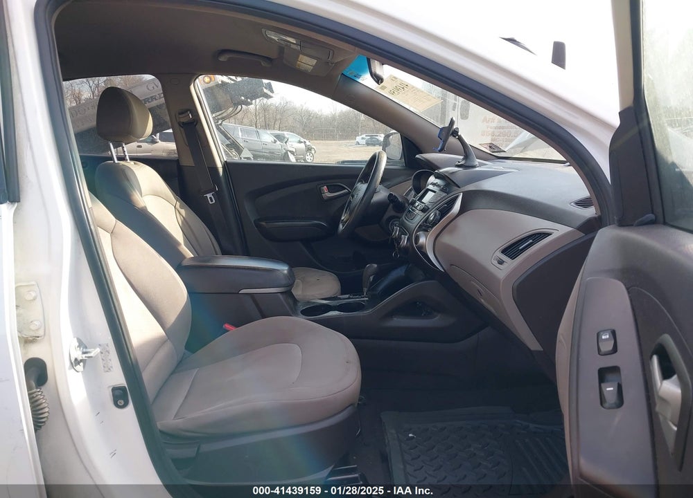 2012 HYUNDAI TUCSON GL VIN: KM8JT3AB3CU391862