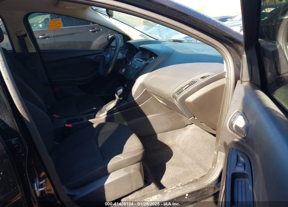 2017 FORD FOCUS VIN: 1FADP3E29HL201162