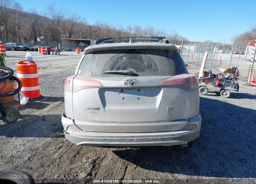 2017 TOYOTA RAV4 XLE VIN: 2T3RFREV7HW553671