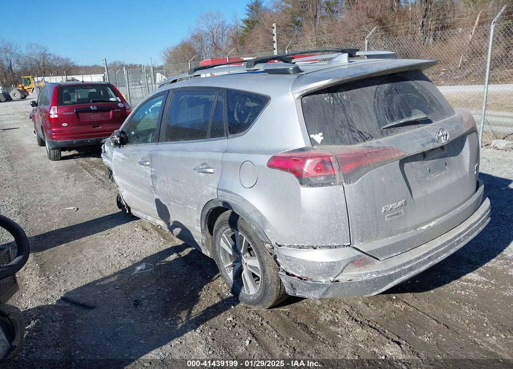 2017 TOYOTA RAV4 XLE VIN: 2T3RFREV7HW553671