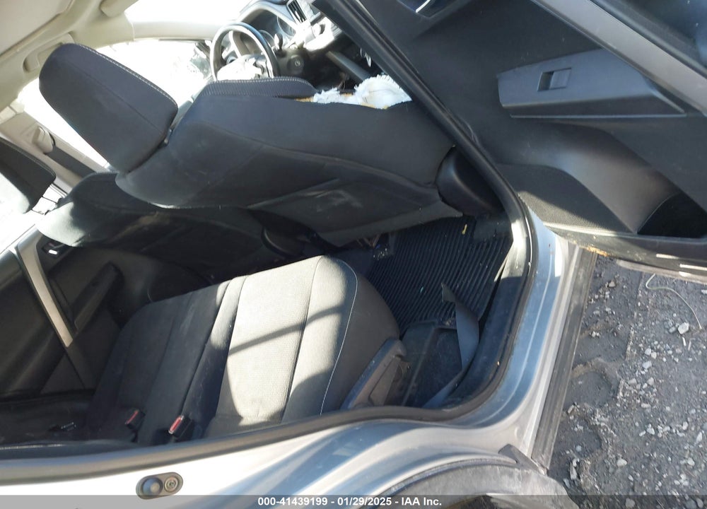 2017 TOYOTA RAV4 XLE VIN: 2T3RFREV7HW553671