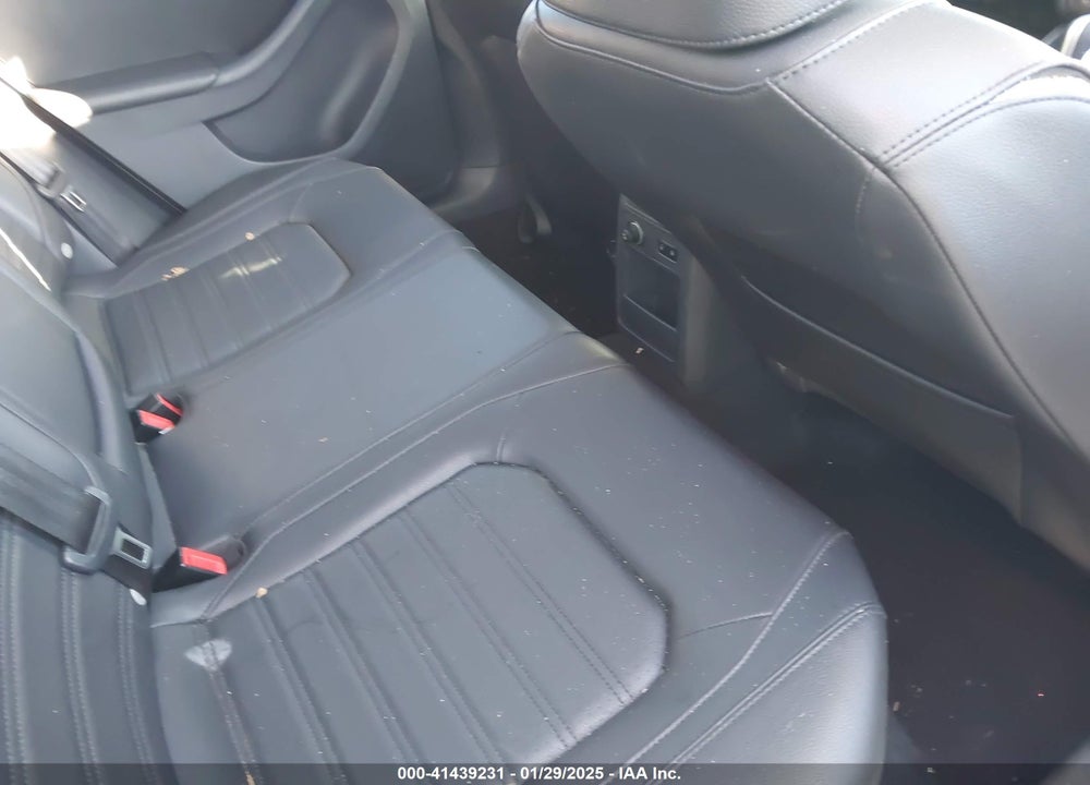 2014 VOLKSWAGEN JETTA 1.8T SEL VIN: 3VWL17AJ8EM384878