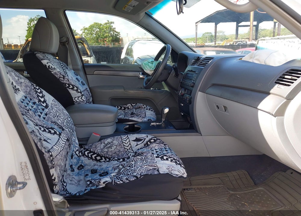 2009 KIA BORREGO LX VIN: KNDJJ741395014195