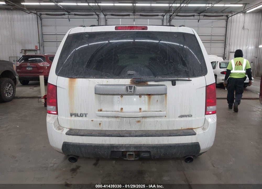 2011 HONDA PILOT EX VIN: 5FNYF4H46BB034738