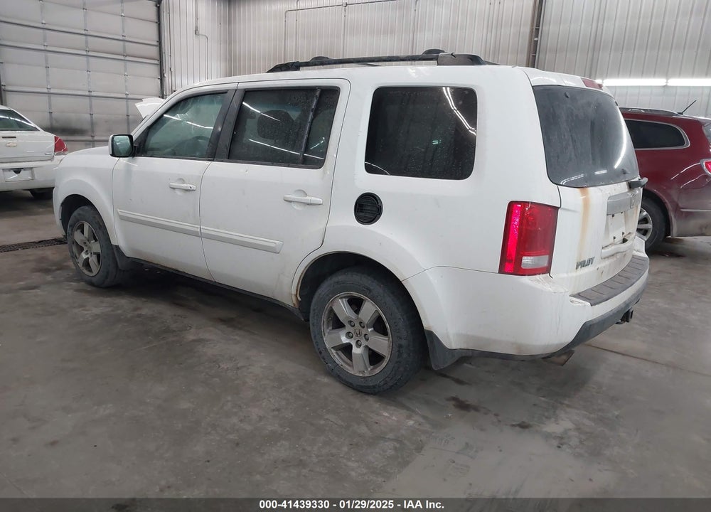 2011 HONDA PILOT EX VIN: 5FNYF4H46BB034738