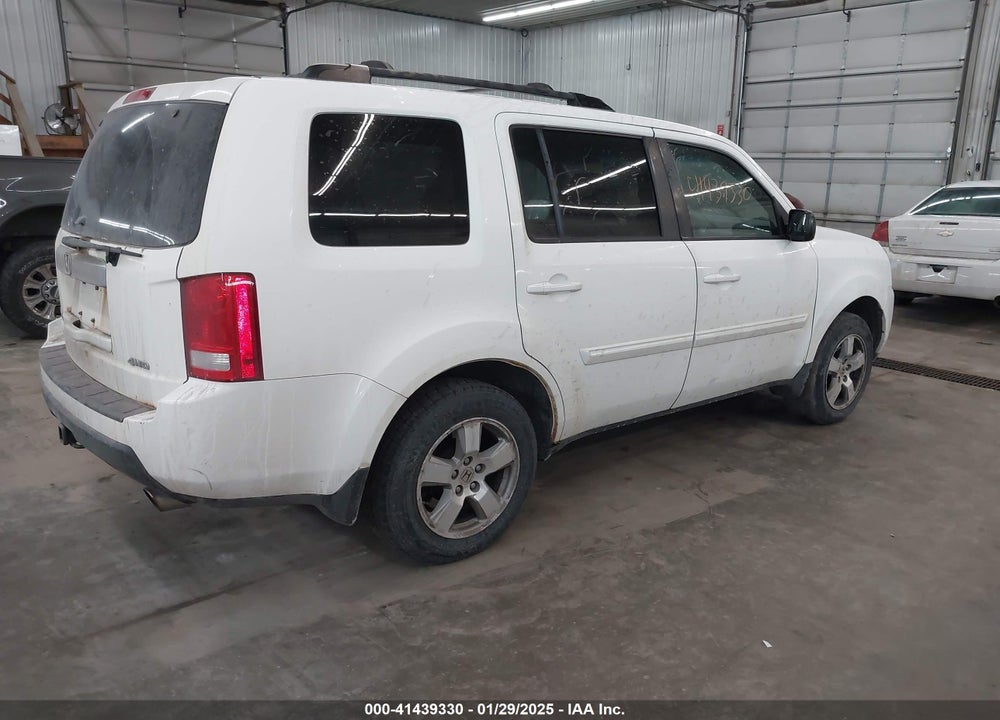 2011 HONDA PILOT EX VIN: 5FNYF4H46BB034738