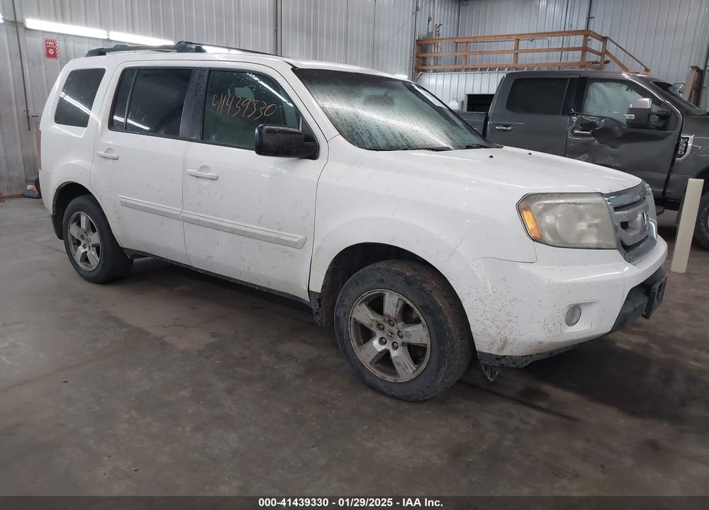 2011 HONDA PILOT EX VIN: 5FNYF4H46BB034738