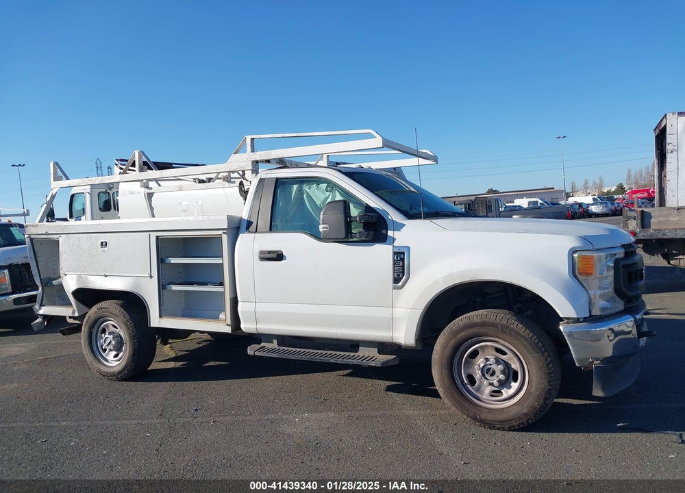 2022 FORD F-350 CHASSIS XL VIN: 1FDRF3F68NEE94763
