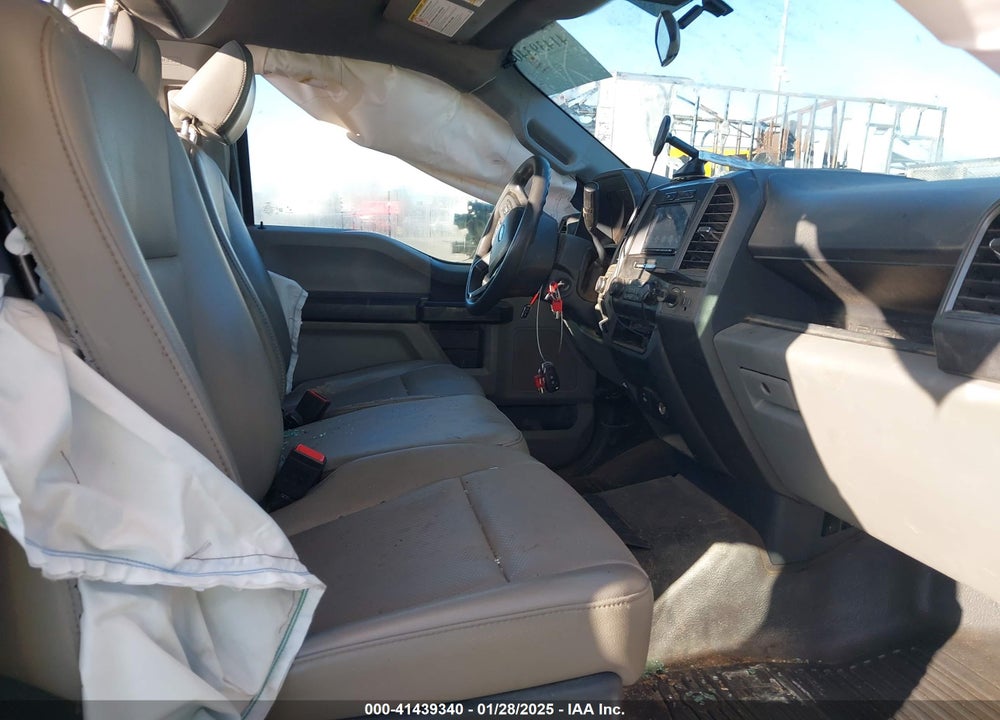 2022 FORD F-350 CHASSIS XL VIN: 1FDRF3F68NEE94763