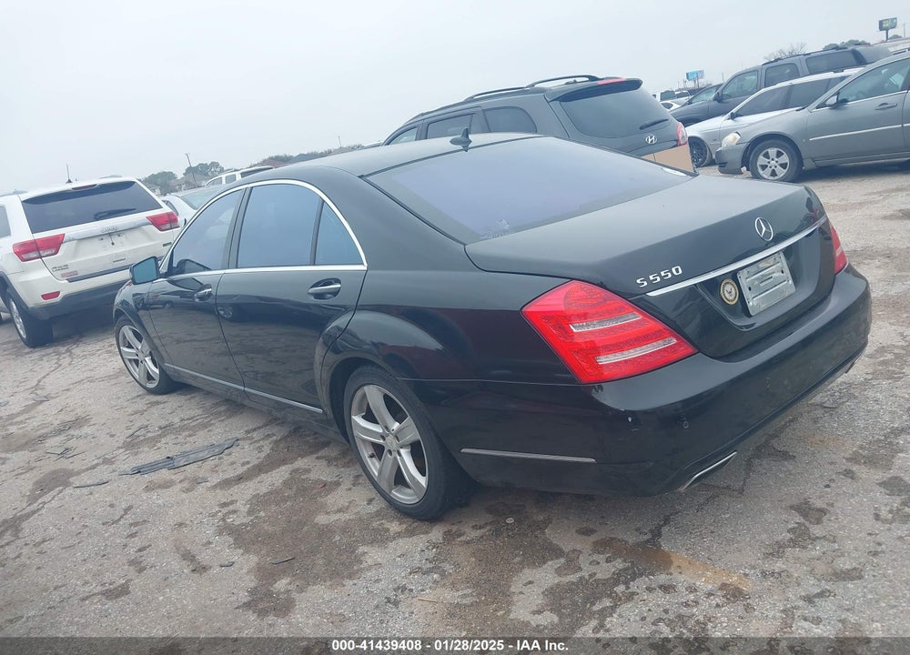 2011 MERCEDES-BENZ S 550 VIN: WDDNG7BB1BA362219