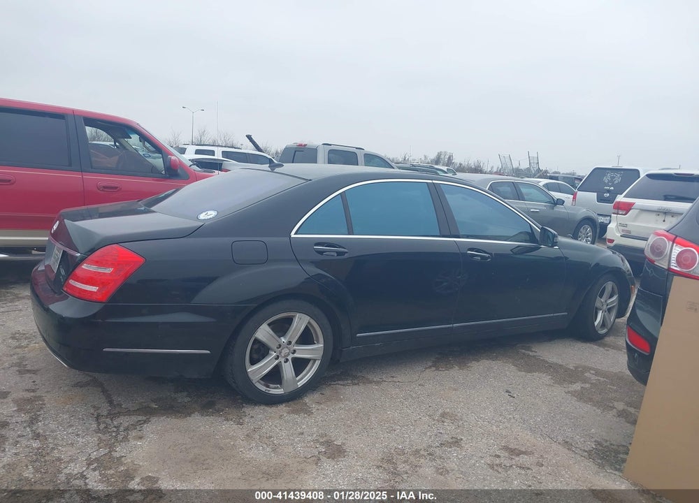 2011 MERCEDES-BENZ S 550 VIN: WDDNG7BB1BA362219