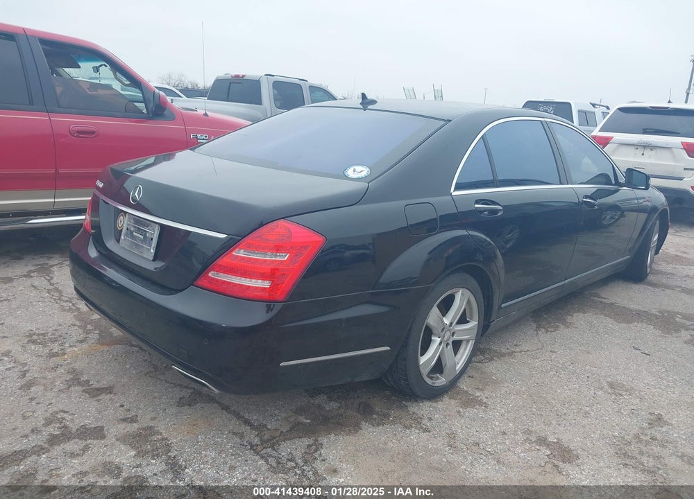 2011 MERCEDES-BENZ S 550 VIN: WDDNG7BB1BA362219