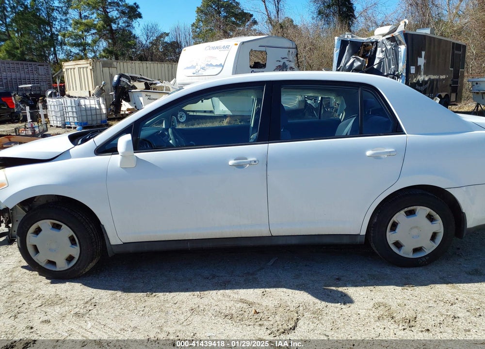 2009 NISSAN VERSA VIN: 3N1BC11E09L397647