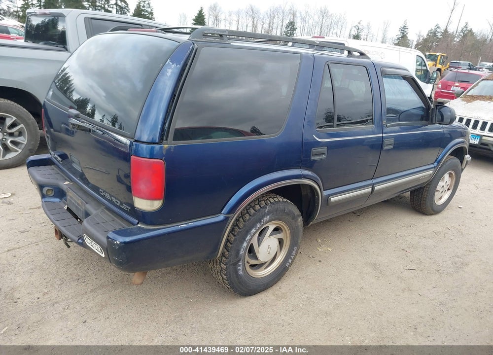 2000 CHEVROLET BLAZER LT VIN: 1GNDT13W5Y2117966