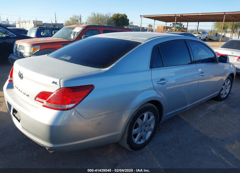 2005 TOYOTA AVALON XL VIN: 4T1BK36B05U027868