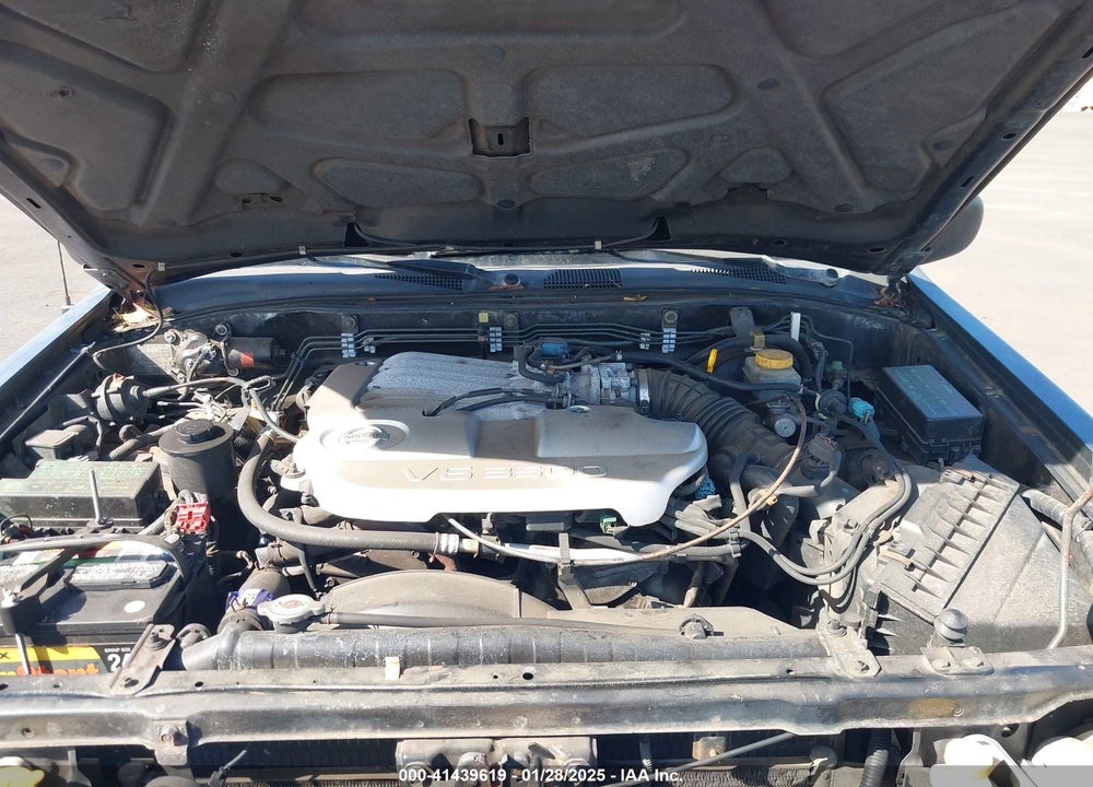 2002 NISSAN PATHFINDER SE VIN: JN8DR09X52W664483