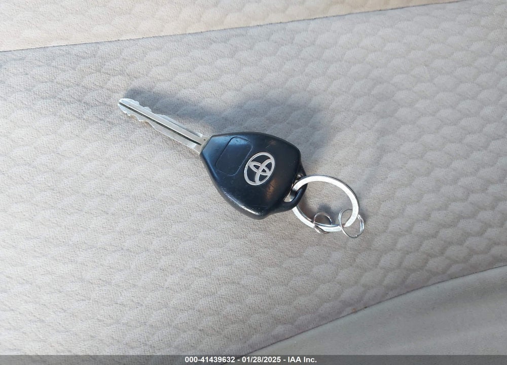 2010 TOYOTA CAMRY VIN: 4T1BF3EK4AU109781