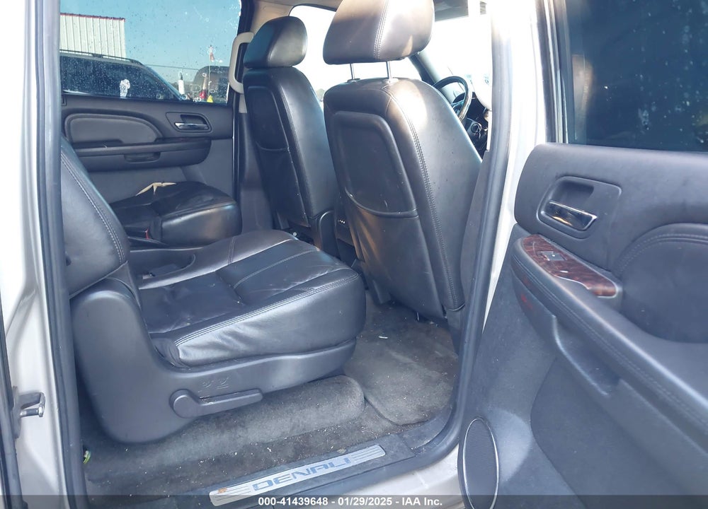 2009 GMC YUKON XL 1500 DENALI VIN: 1GKFK06269R234878