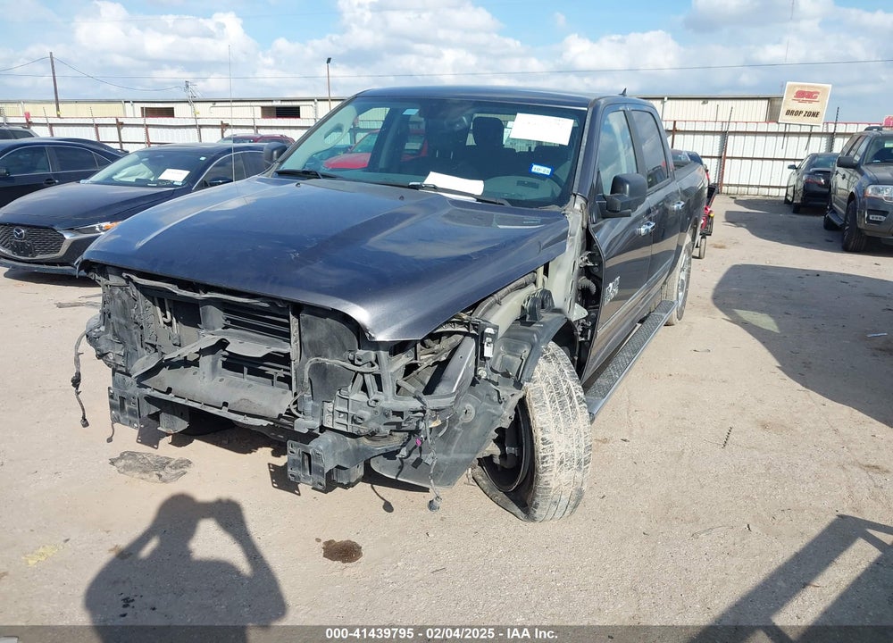 2016 RAM 1500 VIN: 1C6RR6LT1GS165051