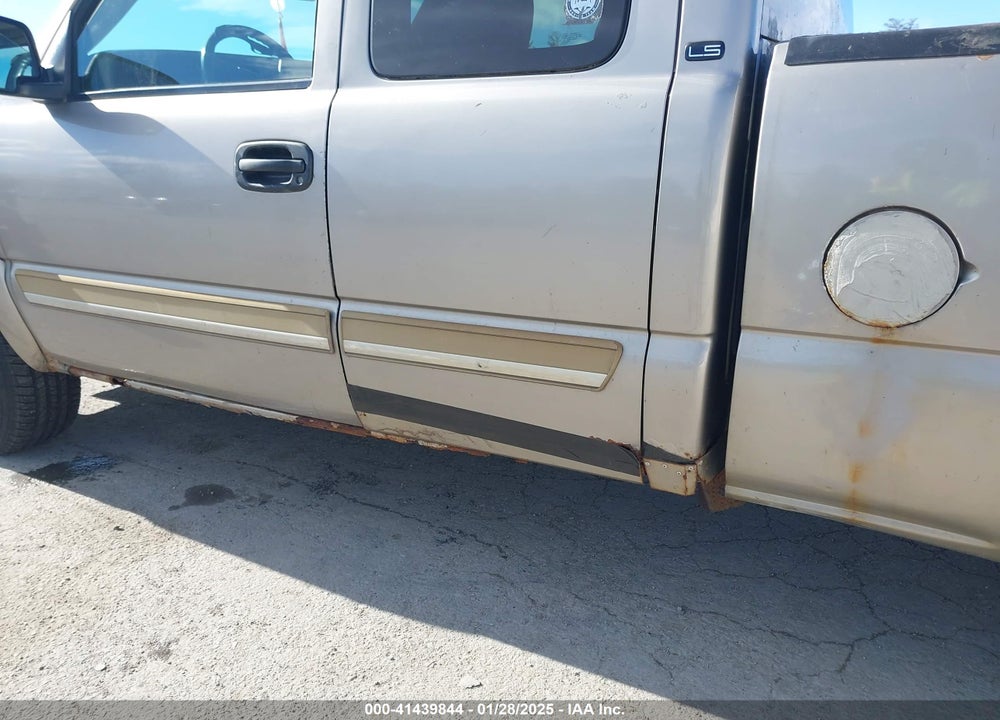 2003 CHEVROLET SILVERADO 1500 LS VIN: 2GCEK19V231240843