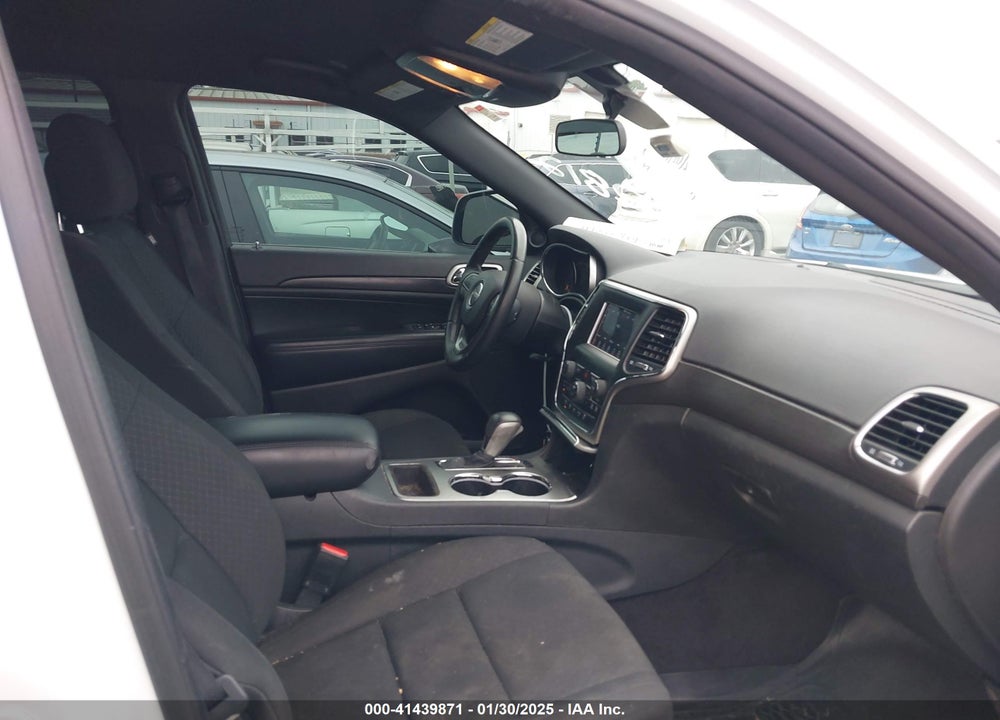 2018 JEEP GRAND CHEROKEE LAREDO 4X2 VIN: 1C4RJEAG2JC402812