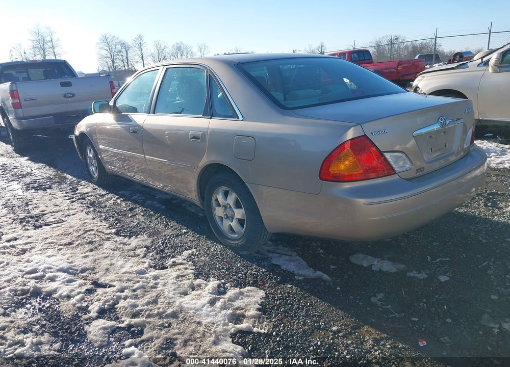 2001 TOYOTA AVALON XL VIN: 4T1BF28B81U158102