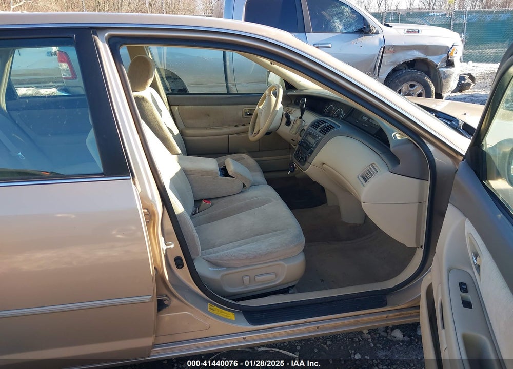 2001 TOYOTA AVALON XL VIN: 4T1BF28B81U158102