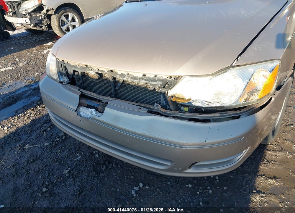 2001 TOYOTA AVALON XL VIN: 4T1BF28B81U158102