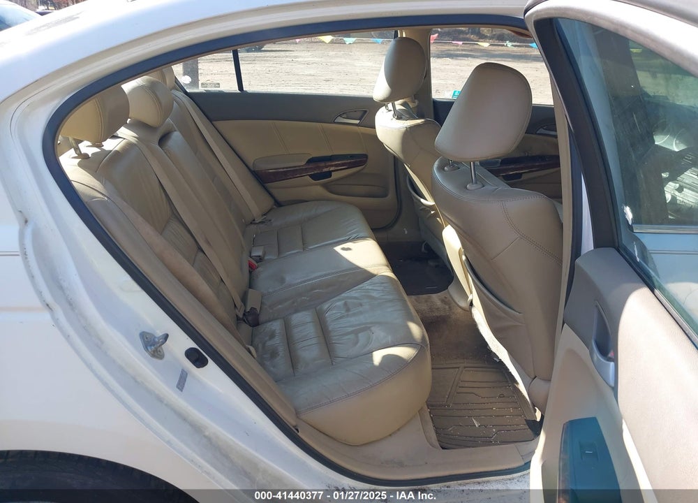 2009 HONDA ACCORD VIN: 1HGCP26809A026771