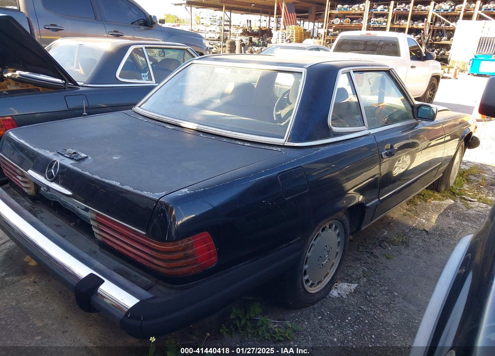 1989 MERCEDES-BENZ 560 SL VIN: WDBBA48D1KA095197
