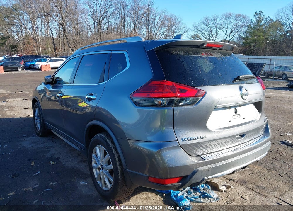 2017 NISSAN ROGUE SV VIN: KNMAT2MT2HP612201