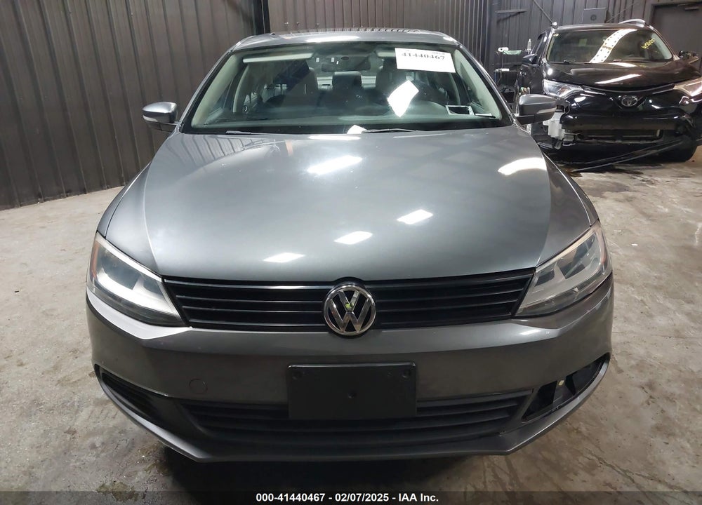 2011 VOLKSWAGEN JETTA 2.5L SE VIN: 3VWBZ7AJ2BM326488