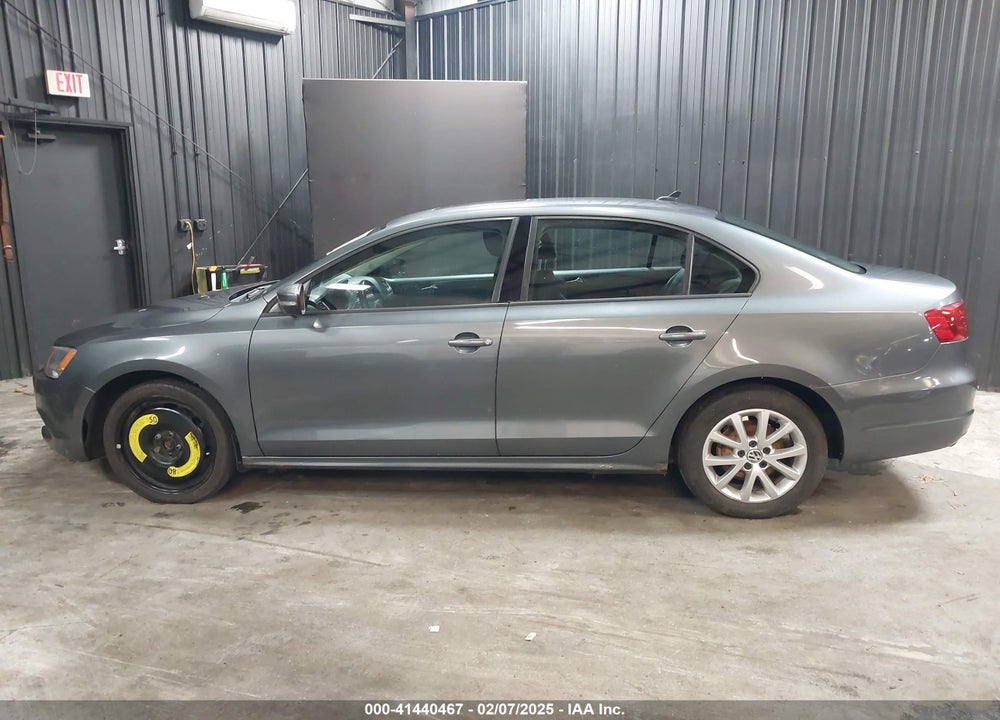 2011 VOLKSWAGEN JETTA 2.5L SE VIN: 3VWBZ7AJ2BM326488