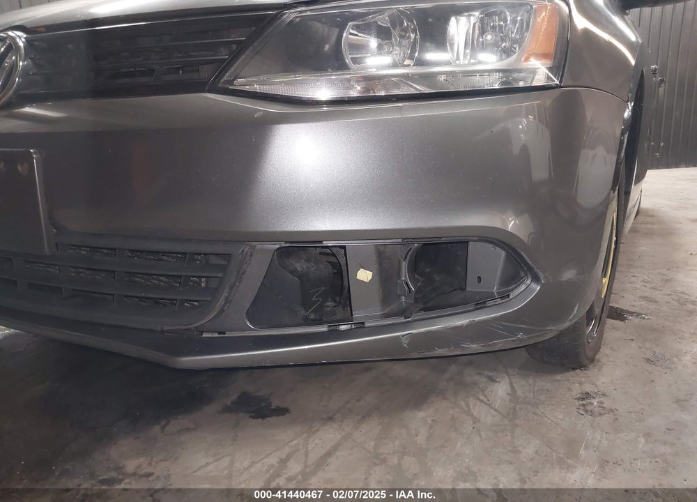 2011 VOLKSWAGEN JETTA 2.5L SE VIN: 3VWBZ7AJ2BM326488
