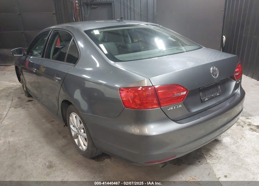 2011 VOLKSWAGEN JETTA 2.5L SE VIN: 3VWBZ7AJ2BM326488