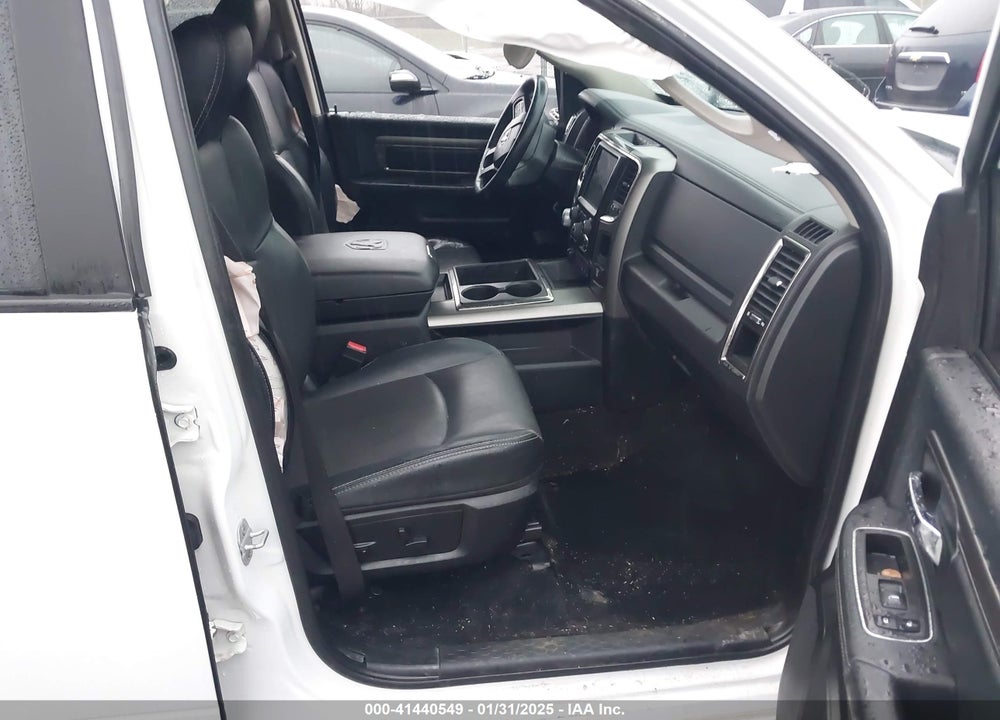 2014 RAM 1500 VIN: 1C6RR7UT7ES109827