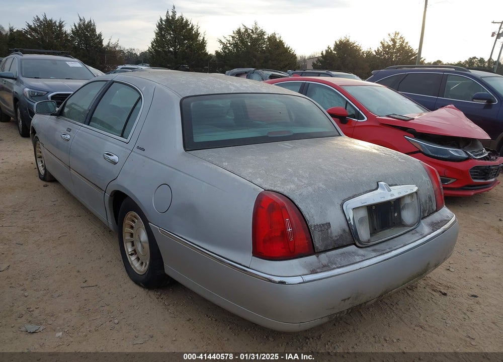 1999 LINCOLN TOWN CAR EXECUTIVE VIN: 1LNHM81W9XY707811