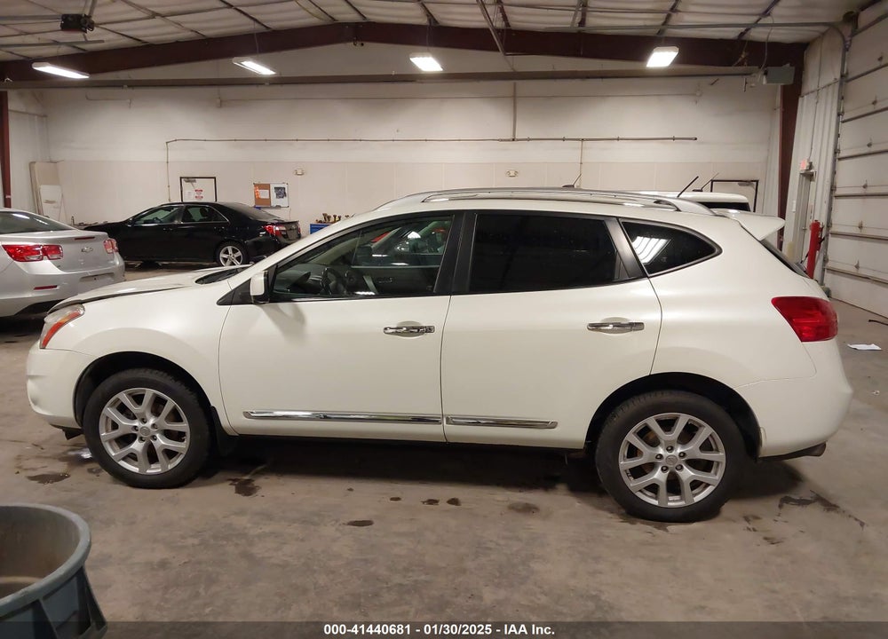 2013 NISSAN ROGUE SV W/SL PKG VIN: JN8AS5MV3DW611567