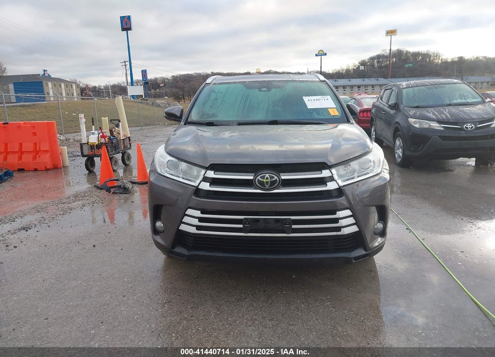 2017 TOYOTA HIGHLANDER XLE VIN: 5TDJZRFH4HS409798