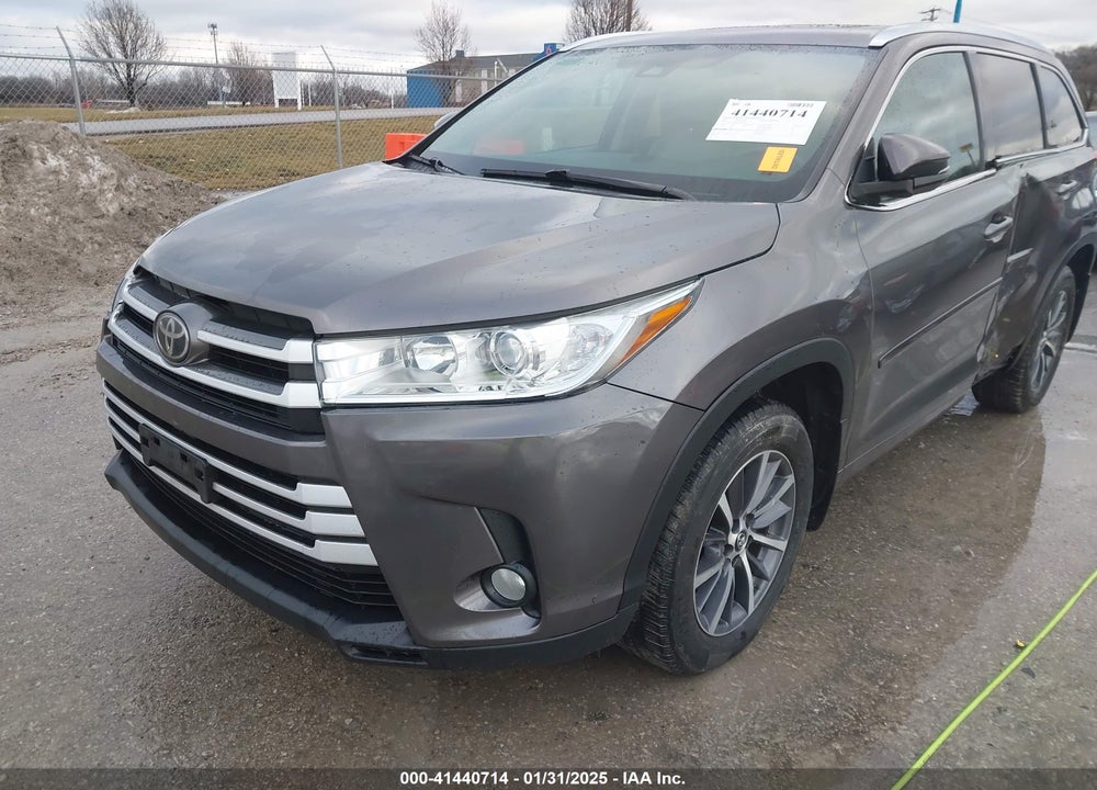 2017 TOYOTA HIGHLANDER XLE VIN: 5TDJZRFH4HS409798