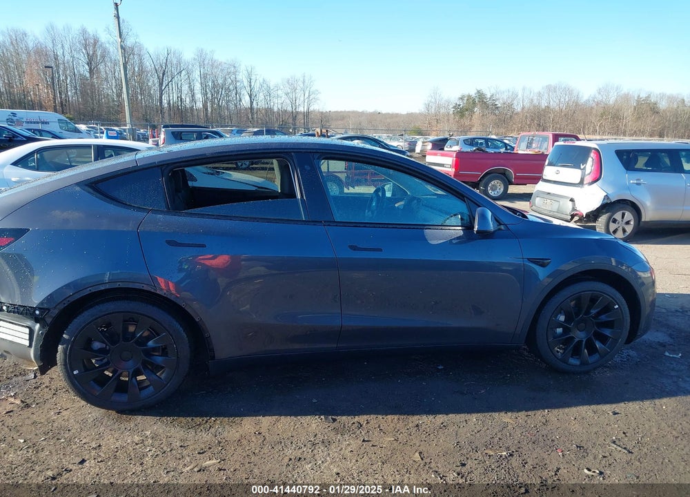 2020 TESLA MODEL Y LONG RANGE DUAL MOTOR ALL-WHEEL DRIVE/PERFORMANCE DUAL MOTOR ALL-WHEEL DRIVE VIN: 5YJYGDEF7LF000795