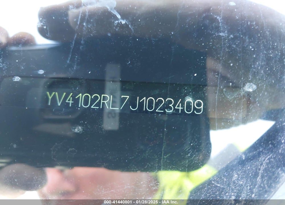2018 VOLVO XC60 T5 INSCRIPTION VIN: YV4102RL7J1023409