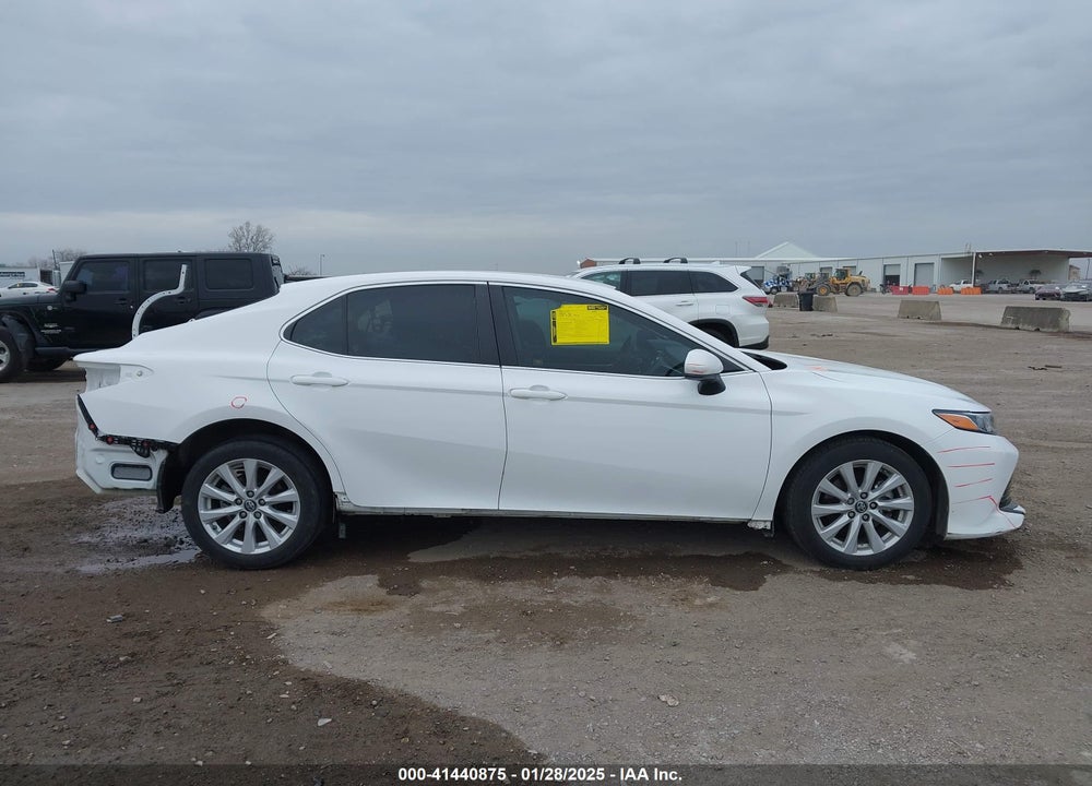 2018 TOYOTA CAMRY VIN: 4T1B11HK2JU584859