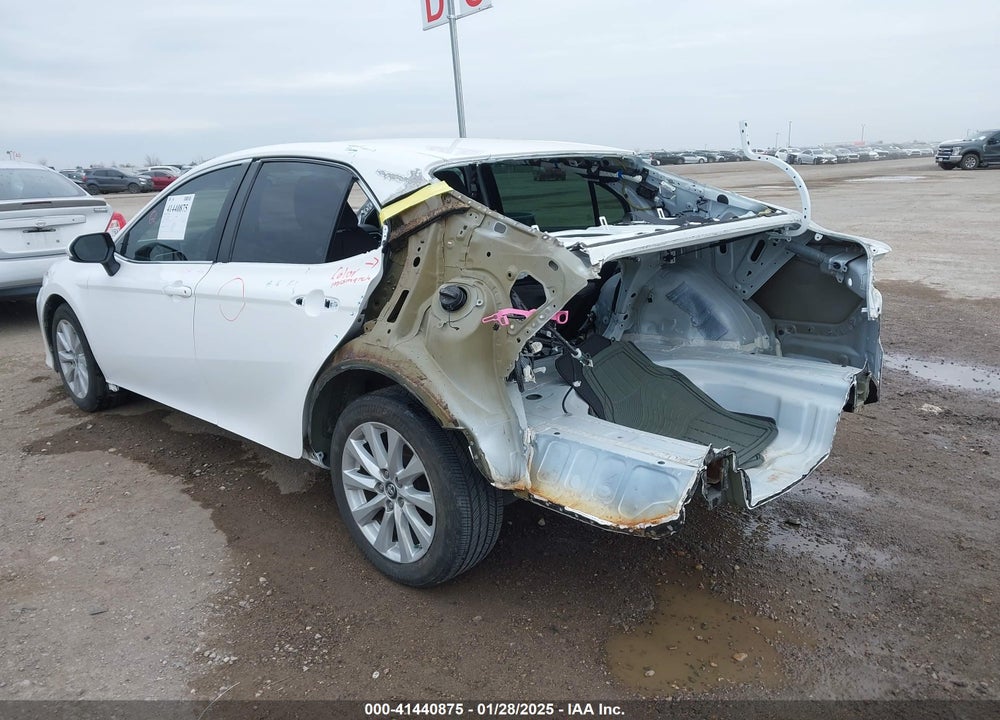 2018 TOYOTA CAMRY VIN: 4T1B11HK2JU584859